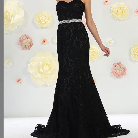 Black gown sz 8 - Picture 1 of 7